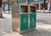 户外街道两分类不锈钢垃圾箱，让环保与美学并行