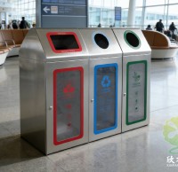 都市流动的文明坐标定制透明分类垃圾桶的地铁美学