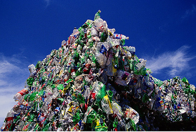 一吨塑料瓶可以回收多少原料？塑料回收的好处